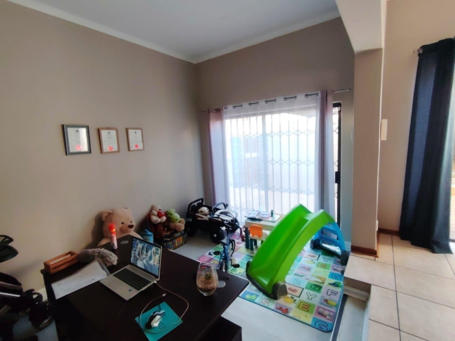 3 Bedroom Property for Sale in Langenhovenpark Free State